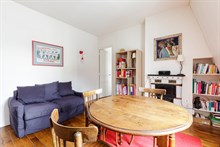 Furnished short-term rental 2-room apartment for 2 in Reuilly Diderot quarter, near Saint Antoine hospital , Paris 12th