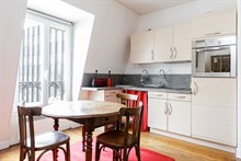 Weekly rental of spacious, furnished 2-room apartment in Reuilly Diderot quarter, near Saint Antoine hospital , Paris 12th