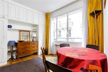 Weekly flat rental for two, furnished, near Porte Maillot on rue Pergolèse, Paris 16th
