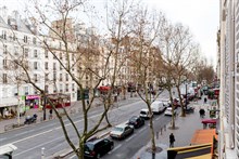 spacious apartment to rent short term sleeps 5 guests boulevard du Montparnasse Paris 14th