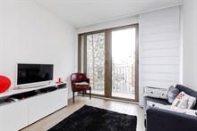 Modern studio flat for 2 for rent on rue de Vaugirard, Paris 15th