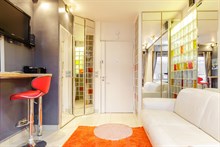 Weekly furnished apartment rental Triangle d’Or area, comfortably sleeps 2, Paris 15th