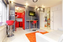 Weekly furnished apartment rental Triangle d’Or area, comfortably sleeps 2, Paris 15th