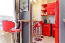 Furnished 2-room flat, equipped for 2, weekly rental near Champs Elysées in Triangle d’Or area, Paris 15th