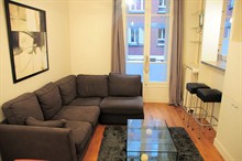 elegant 2 BR apartment to rent for 4 guests on Place de Mexico in 16th district of Paris
