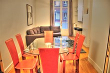 prestigious 2 bedroom apartment rental for 4 guests on Place de Mexico in 16th district of Paris