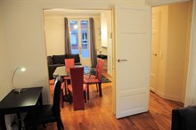 2 bedroom apartment to rent weekly for 4 guests on Place de Mexico Paris XVI