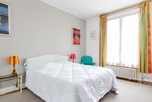 Short term luxury apartment rental for 4/6 w balcony, 3 rooms, Paris 15th