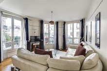 Luxury apartment for short term rent, sleeps up to 4, 2 bedrooms, traditional, Paris 18th
