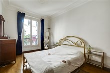 Short term stay in 3 room apartment with 2 bedrooms for 4 at Montmartre, Abbesses, Paris 18th