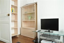 furnished apartment to rent weekly sleeps 4 guests rue Hallé Paris XIV