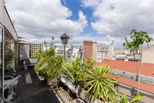 Flat for rent, furnished apartment for monthly rental with terrace sleeps 2 guests at Nation Paris 11th arrondissement