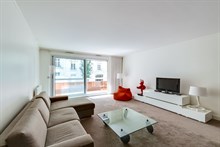 Monthly furnished apartment rental, 2 room, sleeps 2 to 4 with 2 balconies near Paris at Neuilly-Sur-Seine