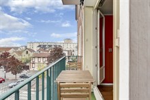 3 bedroom flat for holiday rental w/ balcony, for 4 to 5 people, short term, near Paris at la Garenne-Colombes