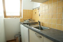 furnished apartment to rent short term sleeps 4 guests in Golden Triangle Paris XI