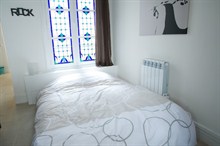 elegant studio apartment in the Marais to rent short term for 4 on rue du Temple Paris III