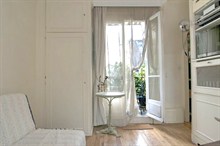 beautiful studio with terrace to rent weekly for 1 guest in paris 17th wagram