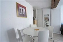 modern weekend rental for 4 guests 323 sq ft rue Saint Jacques Paris