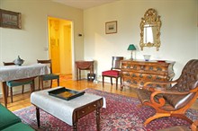 weekly rental 1 bedroom apartment for 2 along Avenue D'Iéna Paris 16th