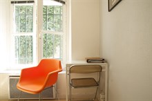Turn-key studio for 2, short-term stays in the Triangle d'Or, Paris 8th