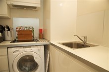 Well-equipped and furnished studio apartment for 2 with washing machine in the Triangle d'Or, Paris 8th
