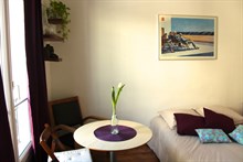 Turn-key vacation rental for 2 in a furnished studio apartment, rue des Patriarches, Paris 5th