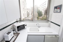 Weekly apartment rental on rue des Bauches, Paris 16th, well-equipped, 2 rooms, washing machine