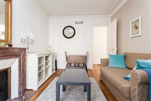 Short-term rental in furnished 3-room apartment located at Avenue de Versailles, Paris 16th