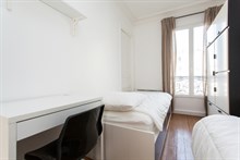 Weekly rental of spacious, furnished 3-room flat at Avenue de Versailles, Paris 16th