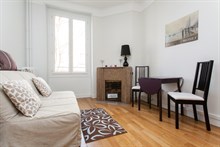 Monthly rental of a furnished 4-person apartment in the Batignolles, Paris 17th