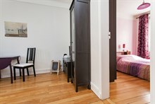 Short-term (weekly or monthly) rental in spacious, furnished 2-room apartment with sleeping space for 4 near Montmartre, Paris 17th