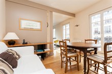 Lovely 2 room apartment for 4 with balcony, rue de Courcelles, Paris 17th
