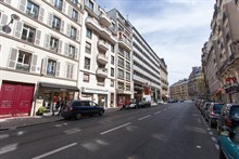 Fully-equipped and furnished 2-room apartment for 4 with balcony, rue de Courcelles, Paris 17th