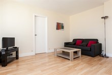 Weekly rental of spacious, furnished 2-room apartment near Montparnasse Tower, Paris 14th