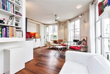 furnished apartment to rent short term sleeps 3 in the Marais Paris IV