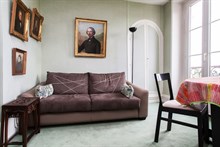 Temporary rental apartment sleeps 4 on rue Fabert Invalides, Paris 7th