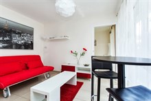 short term rental apartment, 334 sq ft, for 2 or 4 on rue de Montreuil paris xi