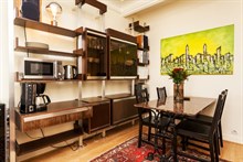 beautiful weekend rental furnished for 2 on rue Paul Bert Paris xi