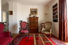 Weekly 4-person apartment rental for antique lovers at Passy, Paris 16th. Fully furnished w/ balcony and library
