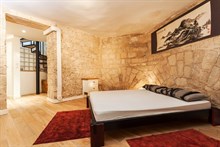 Romantic weekly vacation rental, turn-key w/ 2 modern bedrooms steps from Montmartre Paris 18th