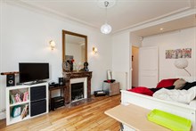 Short-term lodging for 4 in furnished 2-room flat w/ 2 rooms, rent by week or month, Cambronne Paris 15th