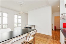 Short-term holiday rental for 4 in turn-key flat w/ 2 rooms on left bank near Cambronne Paris 15th