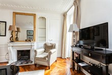 Spacious accommodation for 4 available for short-term stays, furnished with 2-bedrooms at Hotel de Ville, Paris 4th