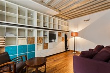 Short-term apartment rental sleeps, spacious studio with fold-out couch on rue des Dames, Paris 17th