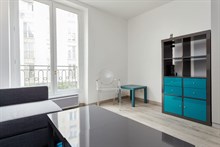 Short-term apartment rental for 4 w/ double bed and fold-out couch, near Luxembourg Gardens, Paris 5th