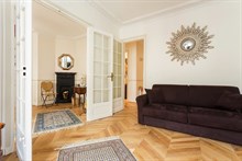 Spacious accommodation for 4 available for business stays, 3-room furnished apartment near business district, Paris 15th