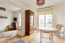 Large apartment available for weekly rental, perfect for romantic couple’s getaway, extra privacy with 2 bedrooms, Convention Paris 15th
