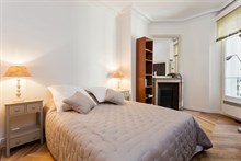 Spacious apartment for 4 available for Bachelor or Bachelorette weeks, 3-room furnished apartment in Paris 15th