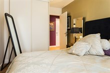Weekly rental, 4-person furnished apartment with 2 double rooms and 3 balconies at Commerce Paris 15th