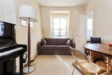2-person 2-room apartment for monthly rent, furnished with bed and fold-out couch, rue du Commerce Paris 15th